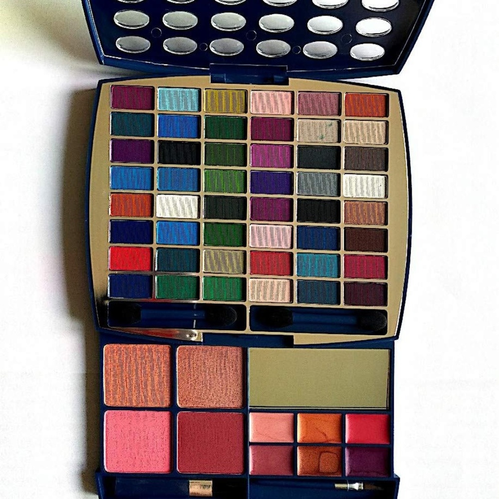 BR Moonshadow Smokey Eyes Kit Eyeshadow Blush Lip